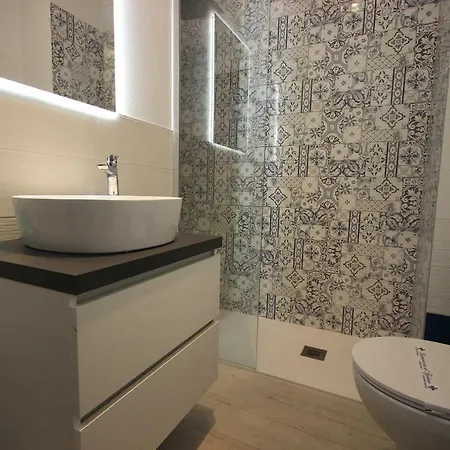 Vr 241 St Apartment